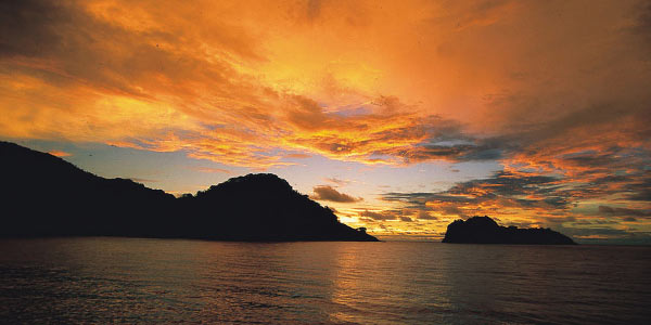 Isla del Coco atardecer, 40 aniversario